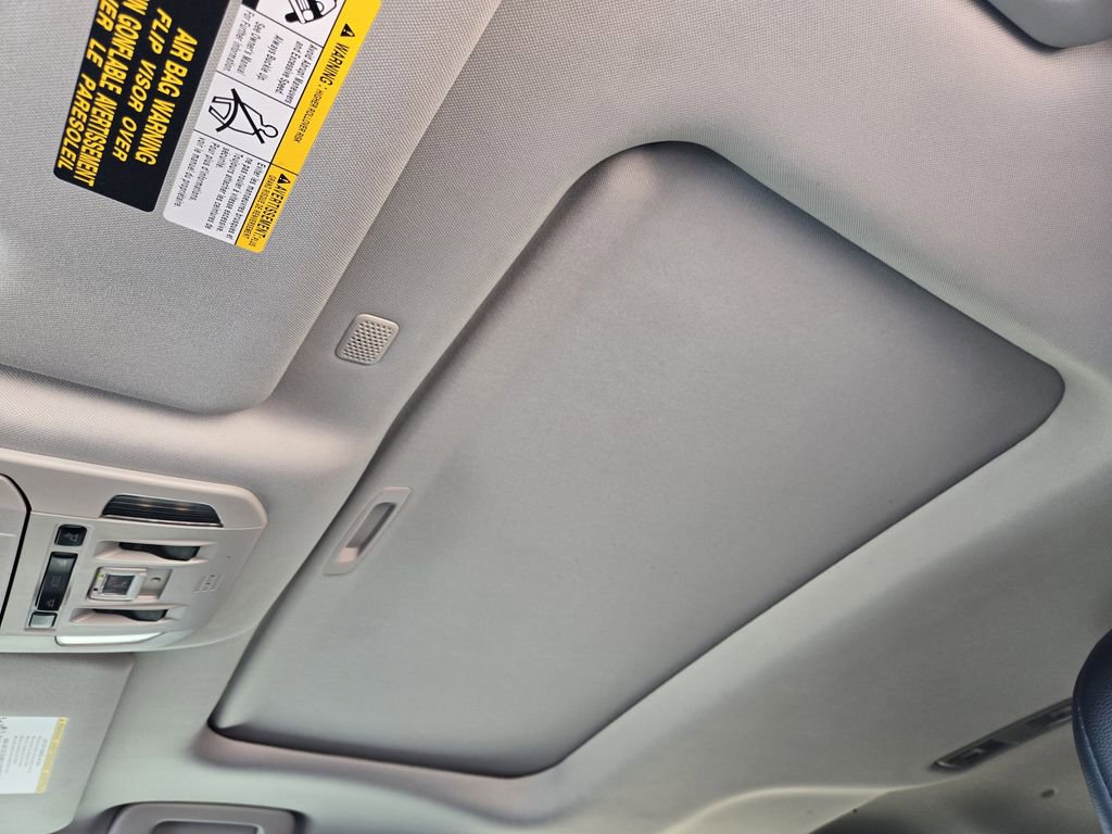 Used 2022 Toyota Highlander XLE image 27