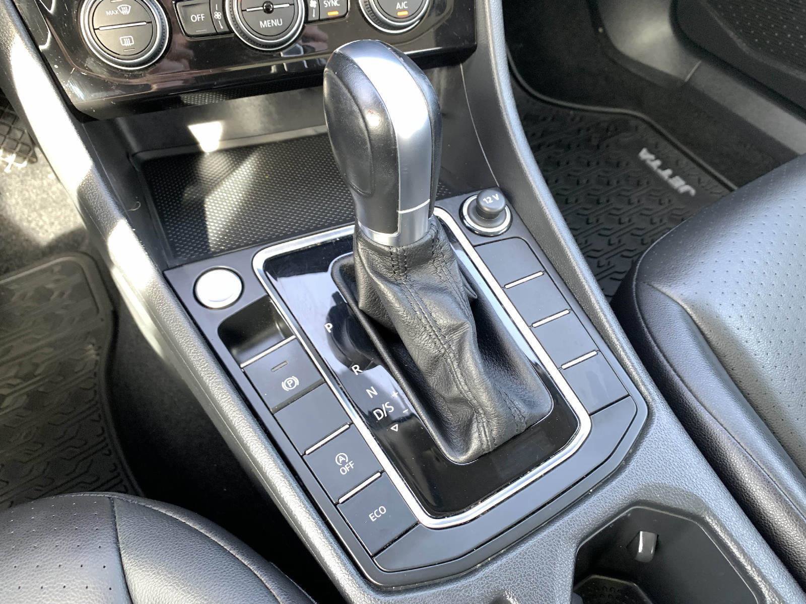 Used 2019 Volkswagen Jetta SE FWD image 26