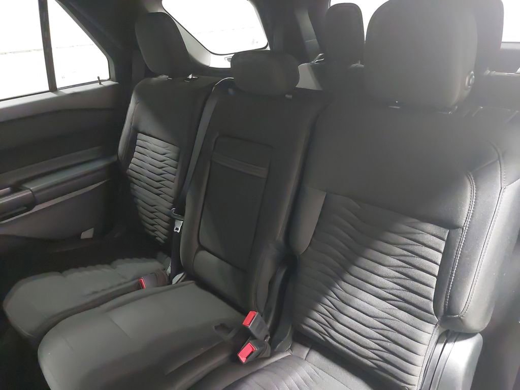 Used 2020 Ford Explorer XLT image 16