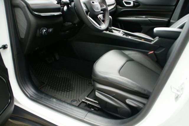 Used 2025 Jeep Compass Trailhawk image 14