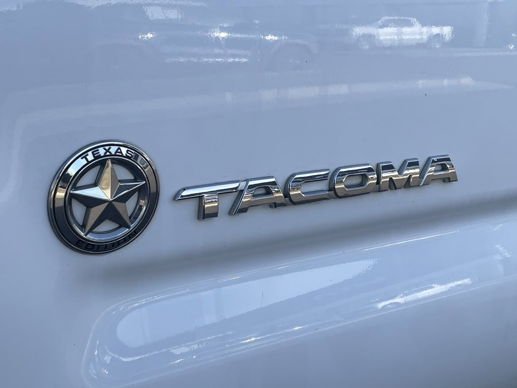 Used 2014 Toyota Tacoma PreRunner image 30