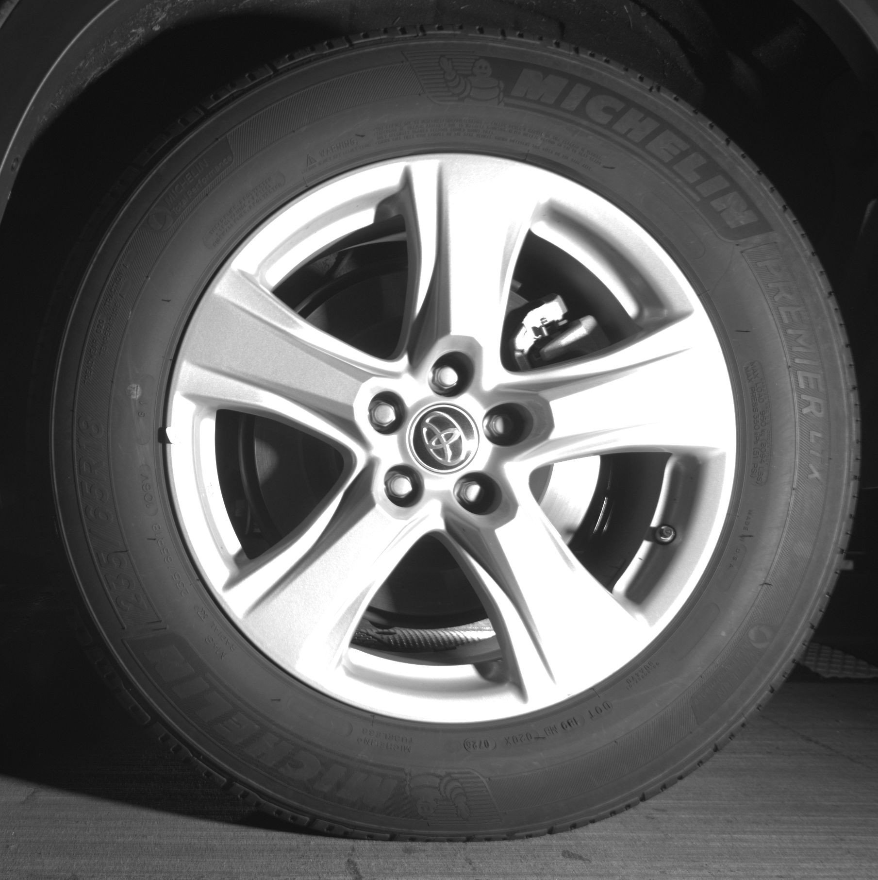 Used 2025 Toyota Highlander LE image 14