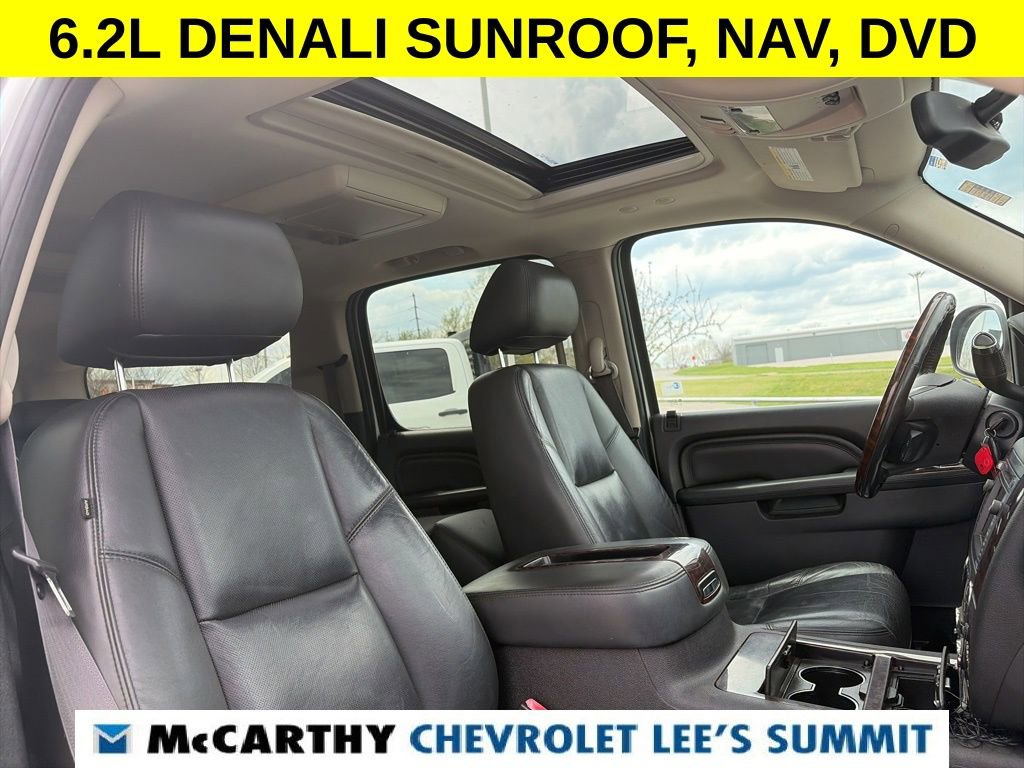 Used 2011 GMC Yukon XL Denali AWD/4WD image 29