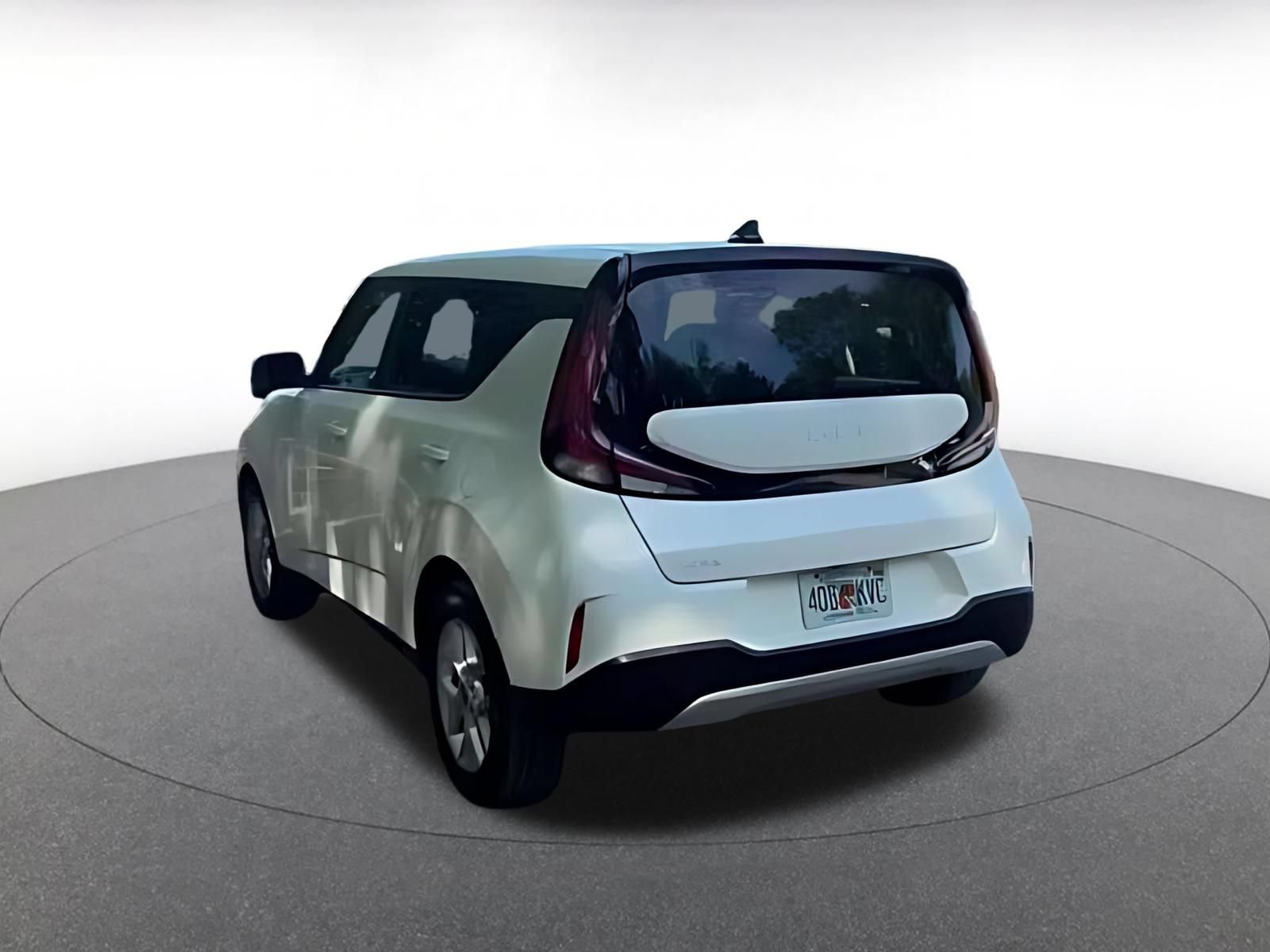 Used 2025 Kia Soul LX w/ LX Technology Package FWD image 16