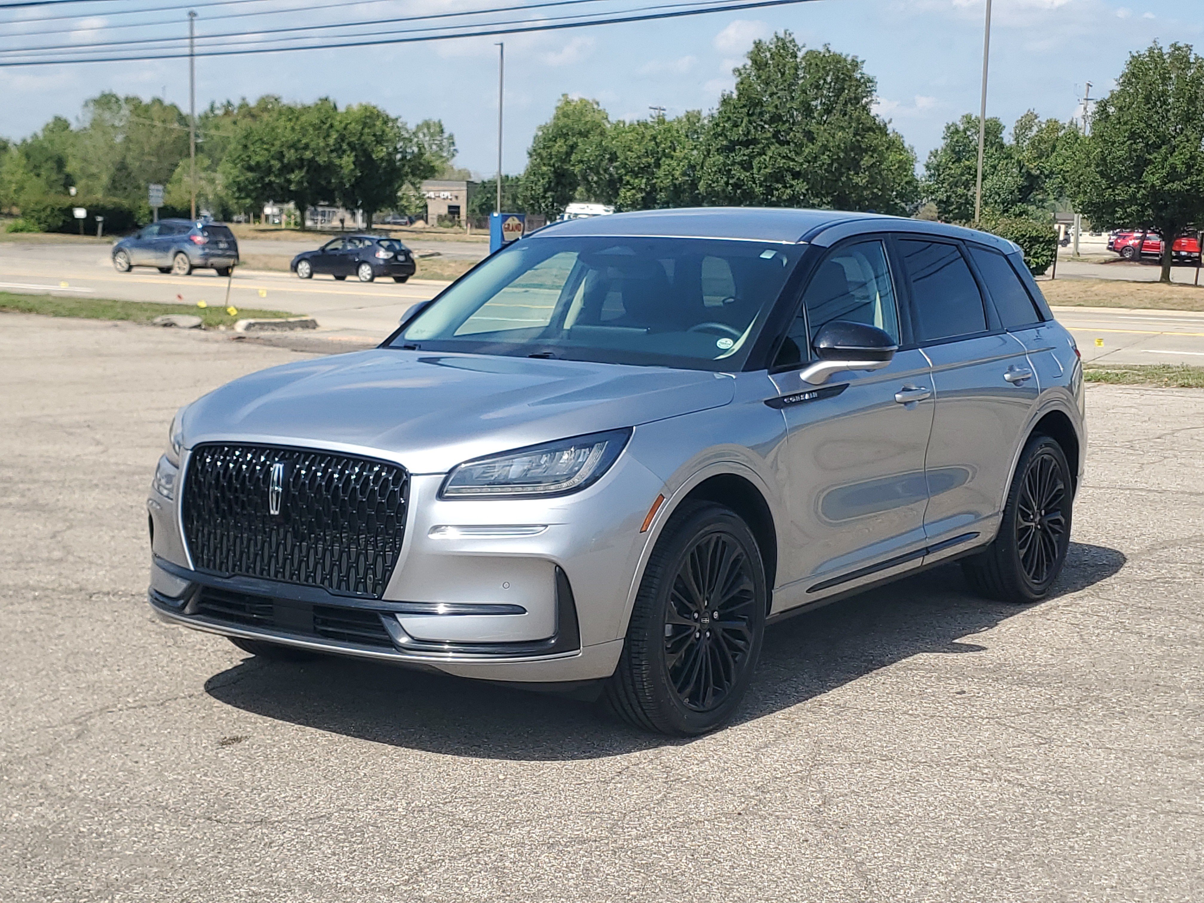 Certified 2024 Lincoln Corsair AWD w/ Equipment Group 101A image 3