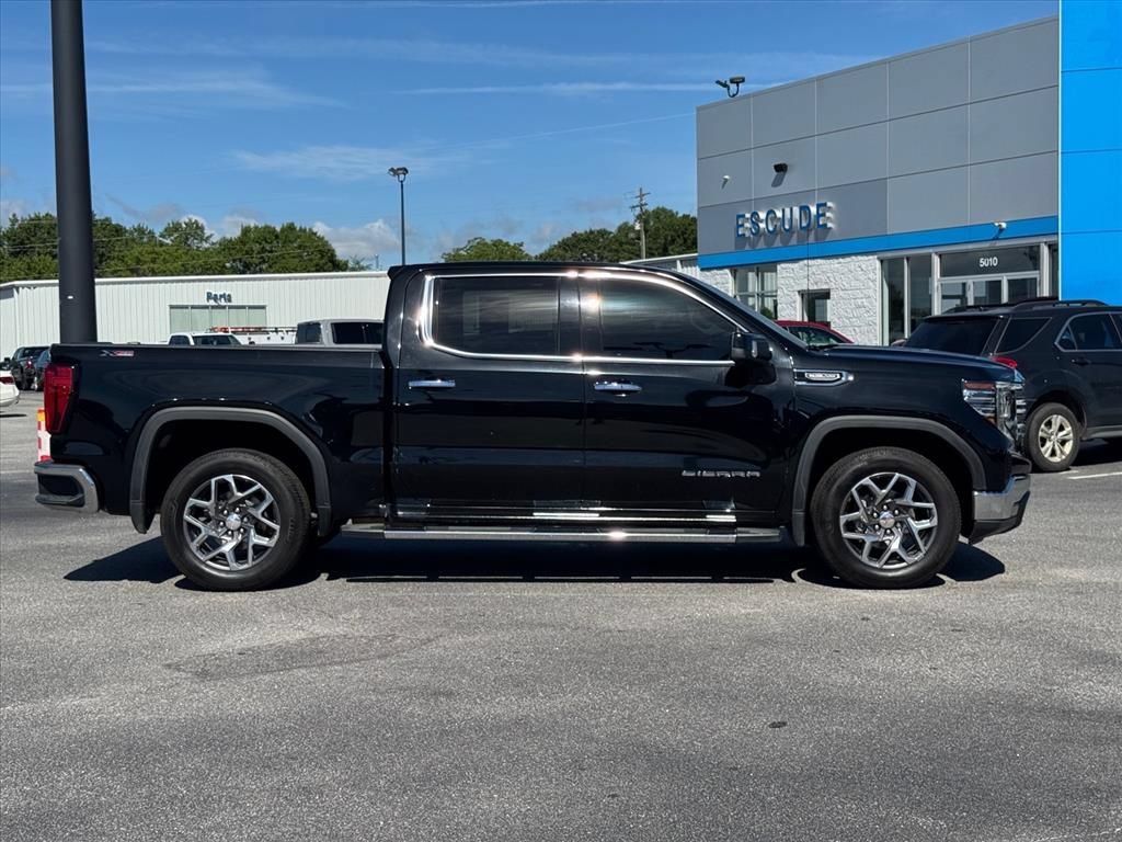 Used 2023 GMC Sierra 1500 SLT w/ SLT Premium Package AWD/4WD image 2