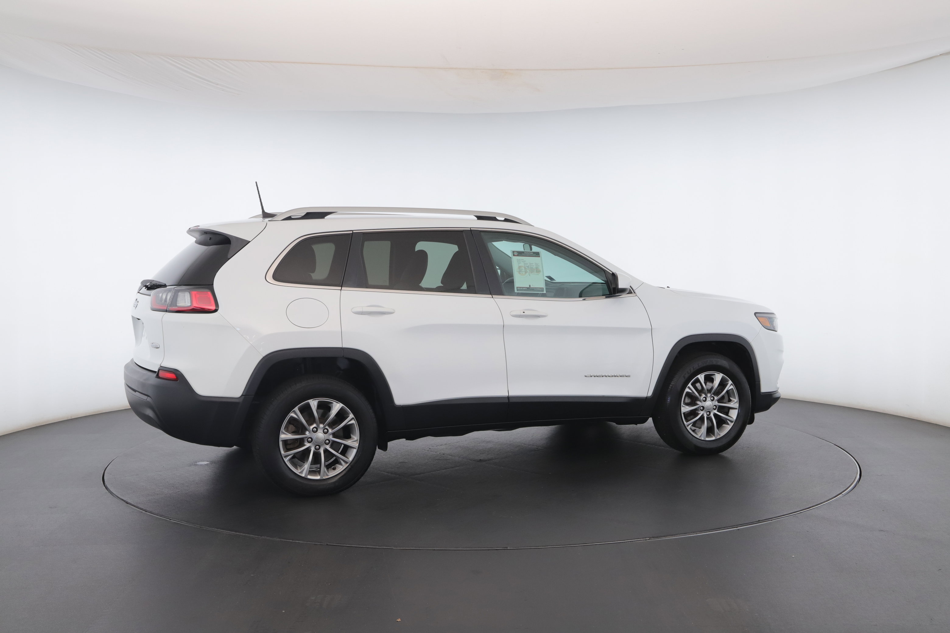 Used 2019 Jeep Cherokee Latitude Plus image 26