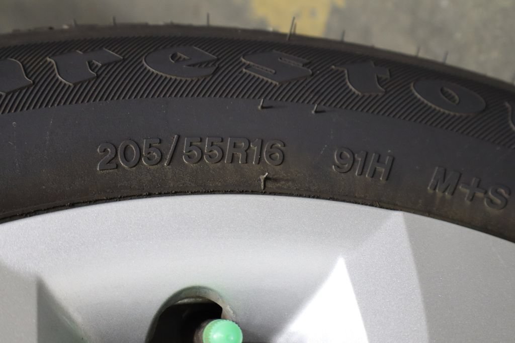 Used 2025 Toyota Corolla LE FWD image 40
