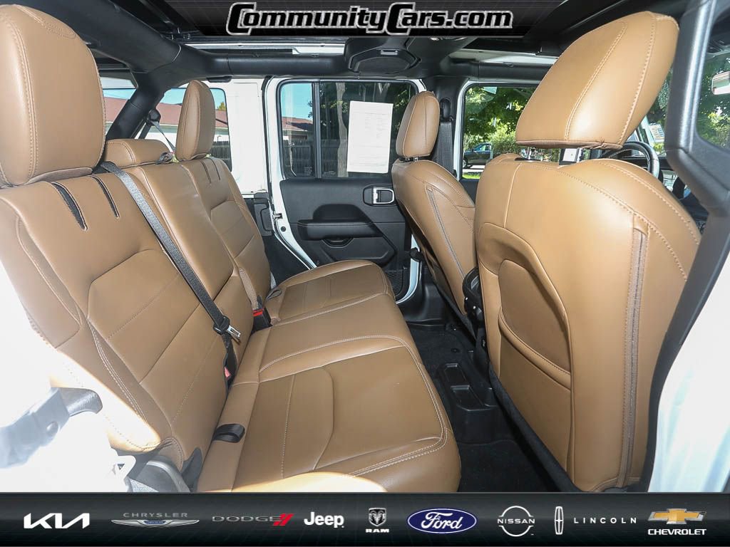 Used 2022 Jeep Wrangler Unlimited Sahara w/ Cold Weather Group image 23
