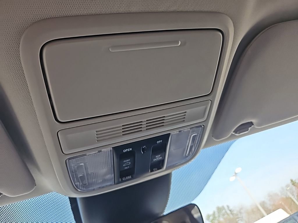 Used 2025 Honda Odyssey Touring image 21