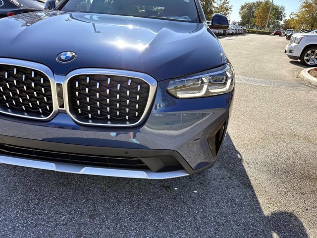 Used 2025 BMW X4 xDrive30i image 9