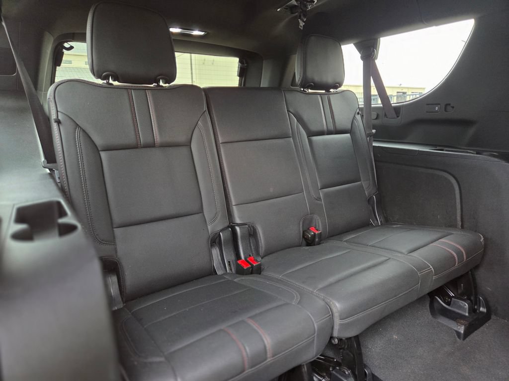 Used 2023 Chevrolet Suburban RST w/ Luxury Package RWD image 13