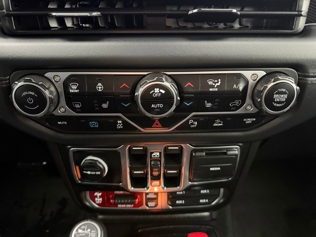 Used 2024 Jeep Wrangler Unlimited Rubicon 4xe image 24