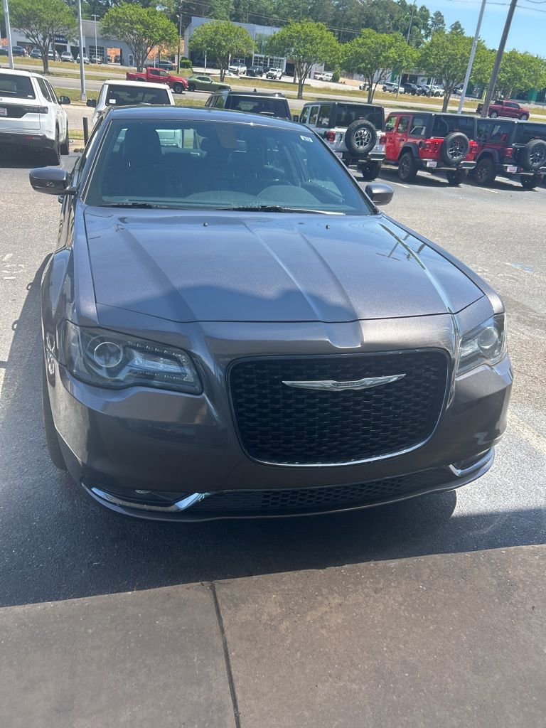 Used 2019 Chrysler 300 S image 10