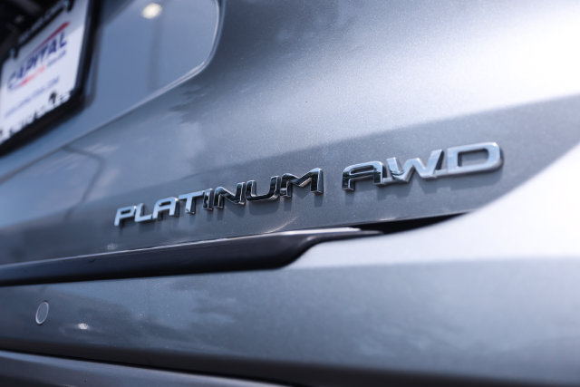 Used 2020 Toyota Highlander Platinum AWD/4WD image 19