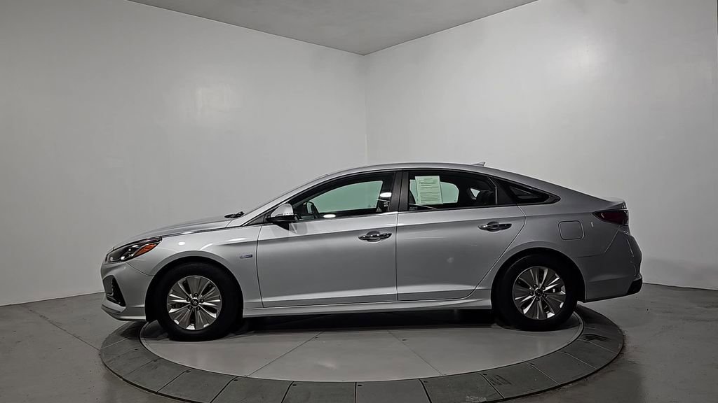Used 2018 Hyundai Sonata SE image 2