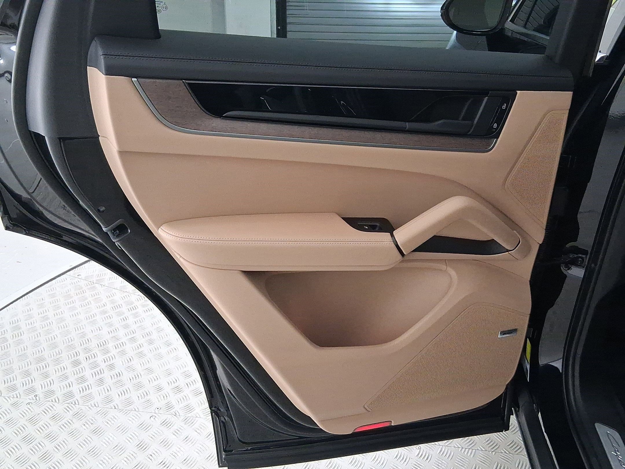 New 2025 Porsche Cayenne S AWD/4WD image 30