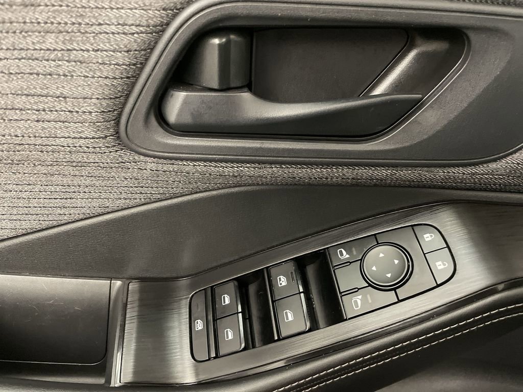 Used 2021 Nissan Rogue S image 16