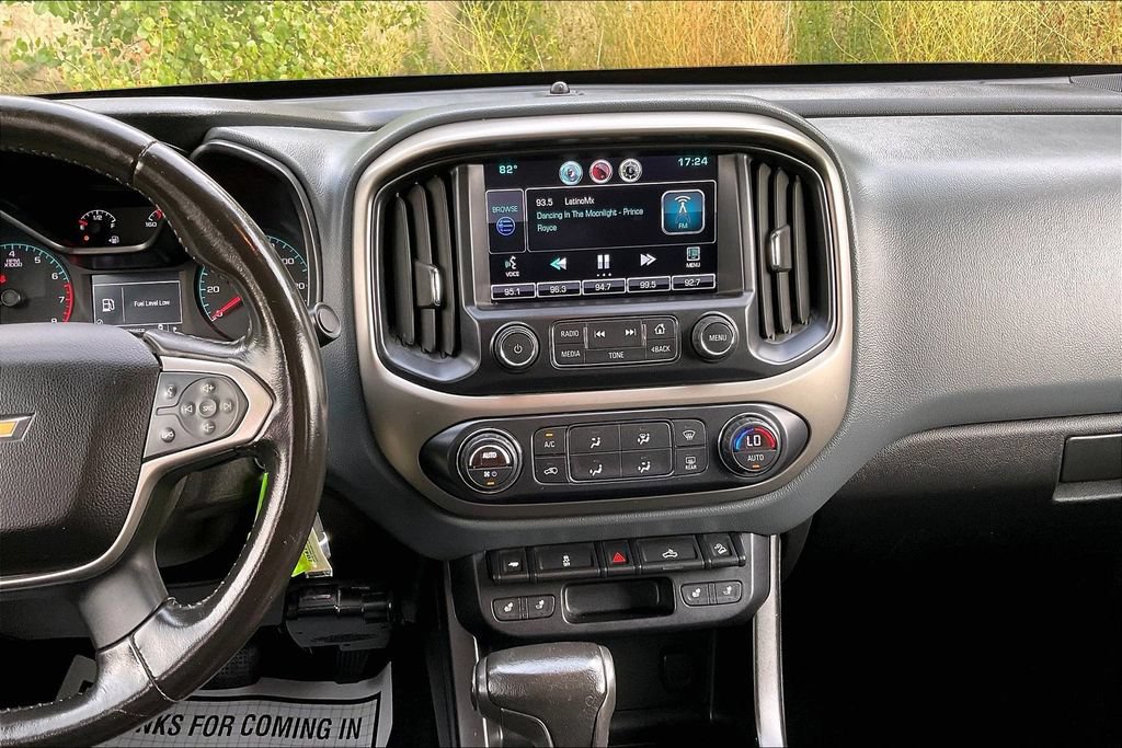 Used 2015 Chevrolet Colorado Z71 AWD/4WD image 6