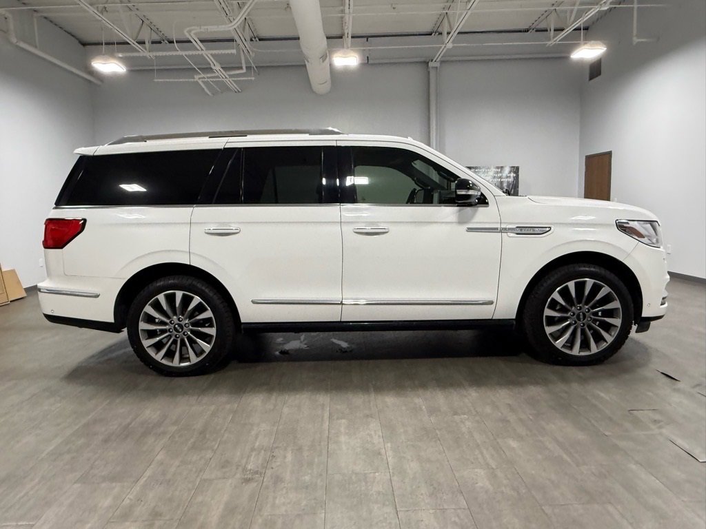Used 2020 Lincoln Navigator Reserve w/ Luxury Package image 3
