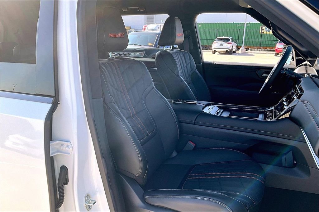 Used 2025 Nissan Armada PRO-4X image 10