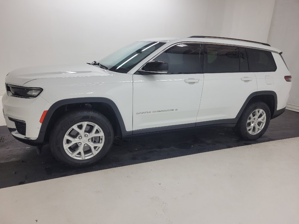 Used 2023 Jeep Grand Cherokee L Limited w/ Luxury Tech Group II AWD/4WD image 2