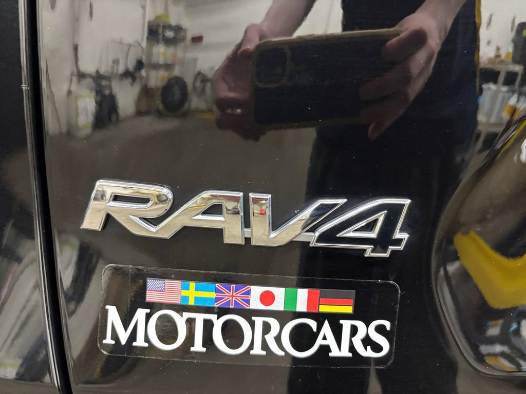 Used 2024 Toyota RAV4 LE AWD/4WD image 28