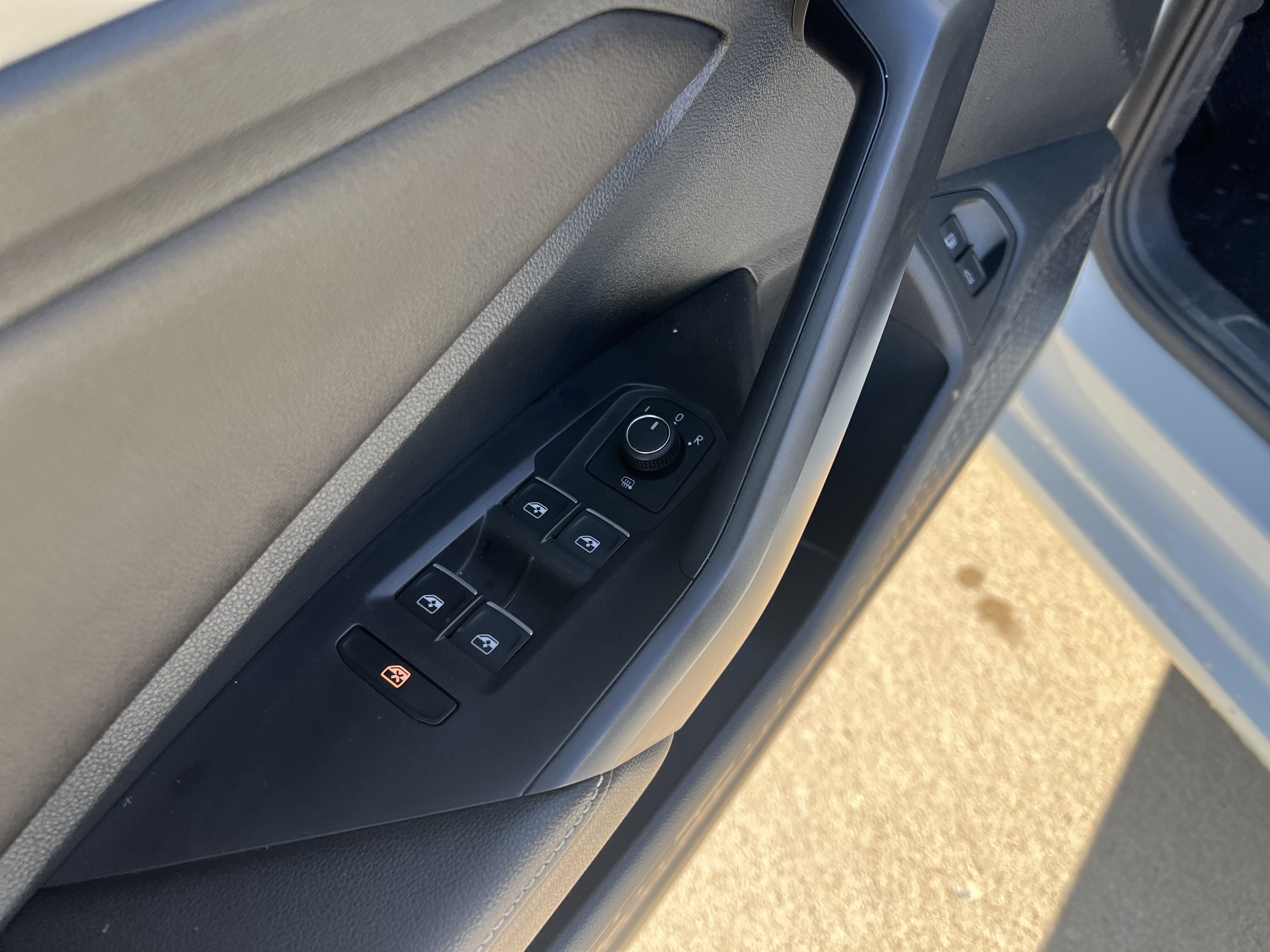 Used 2024 Volkswagen Jetta SE FWD image 13