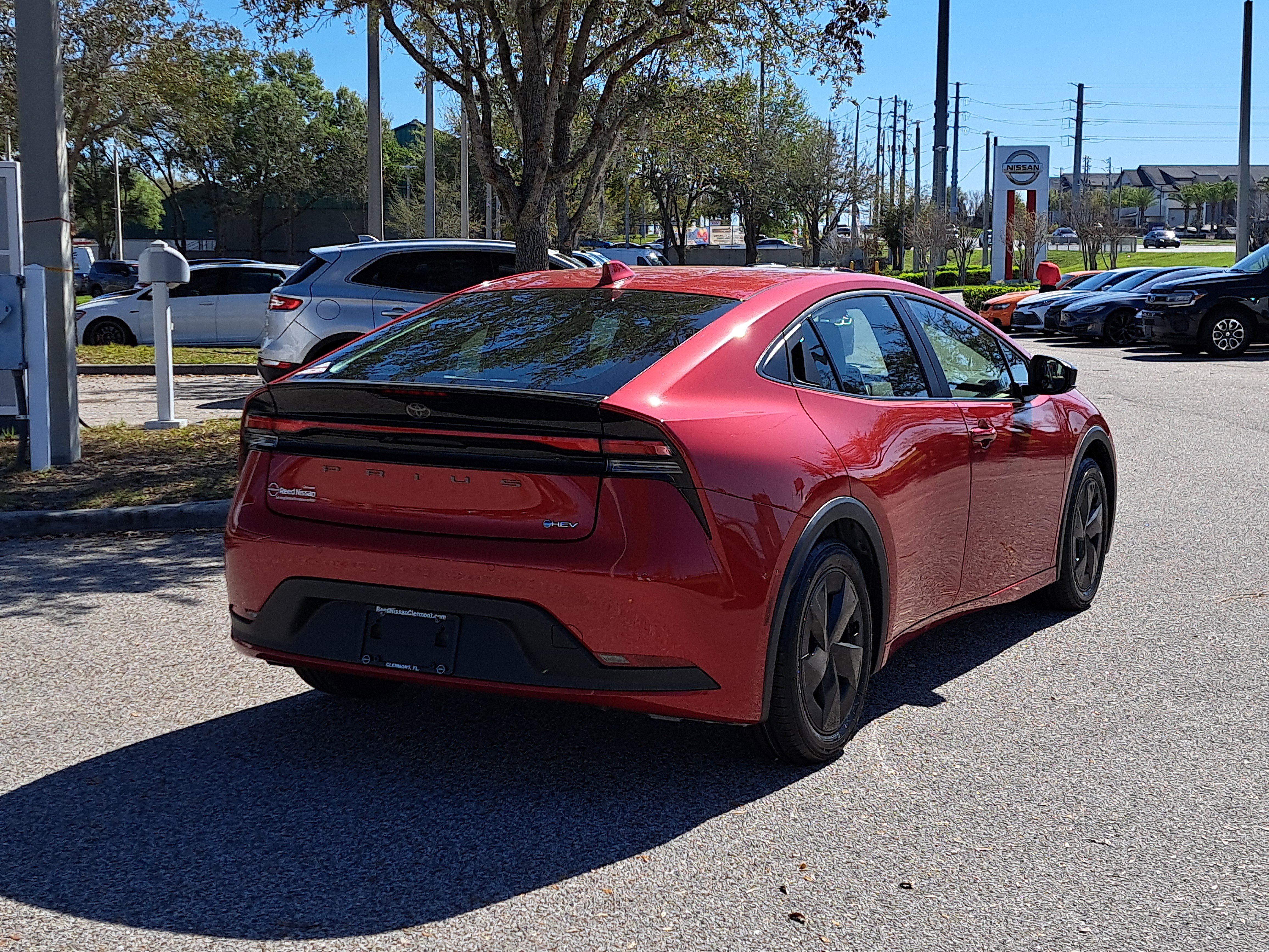 Used 2025 Toyota Prius LE FWD image 5