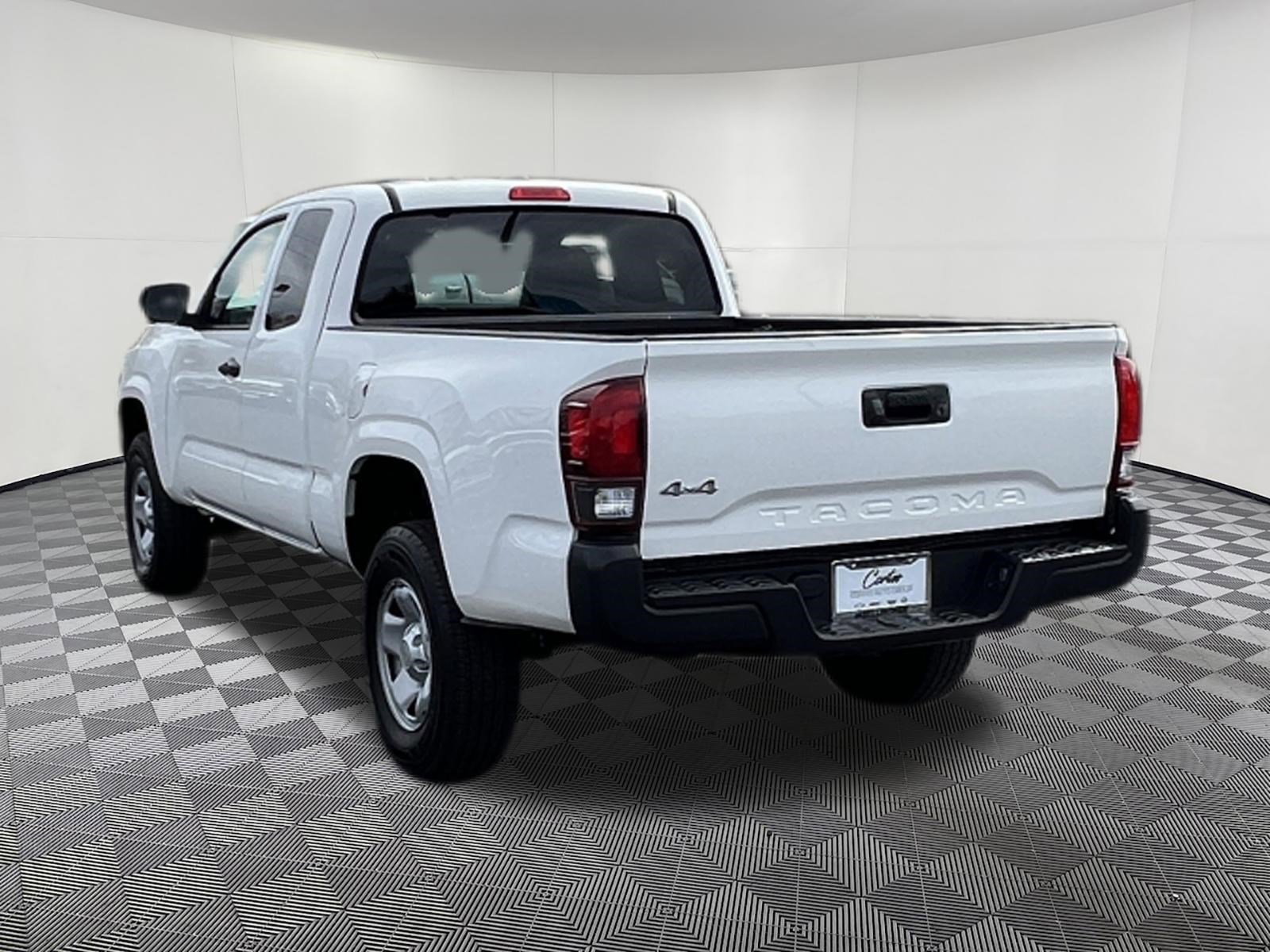 Used 2022 Toyota Tacoma SR AWD/4WD image 4