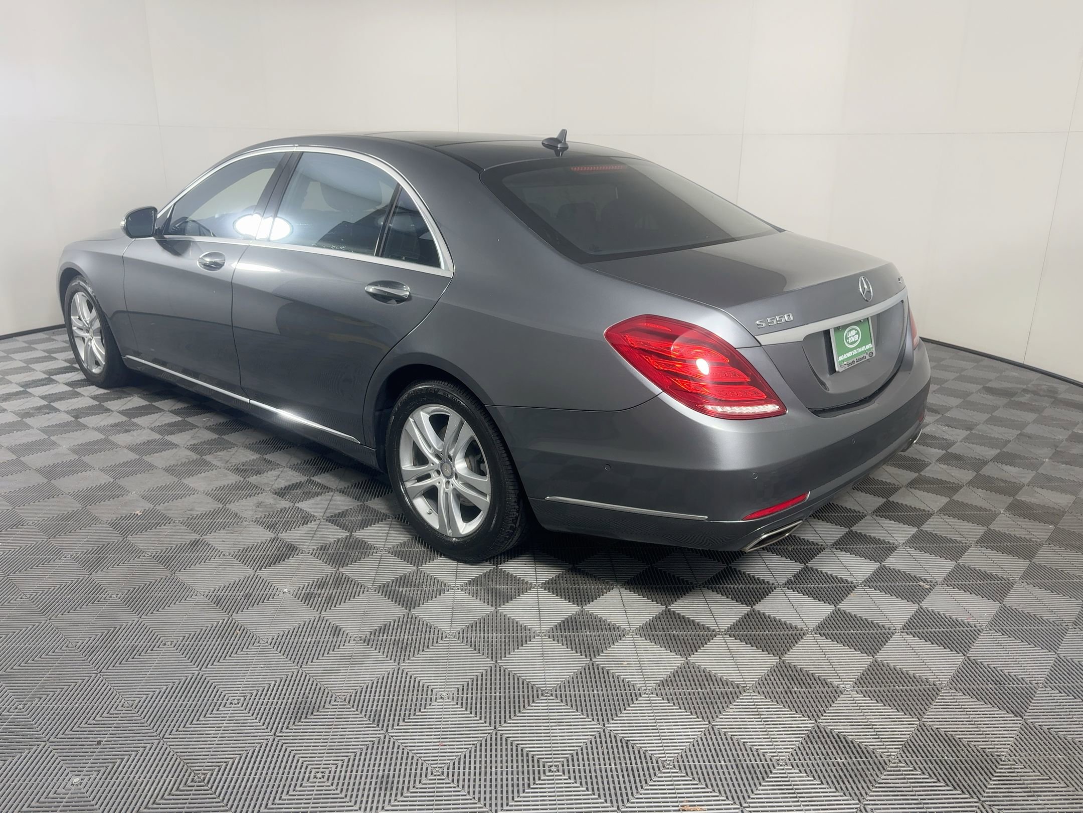 Used 2017 Mercedes-Benz S 550 4MATIC Sedan image 3