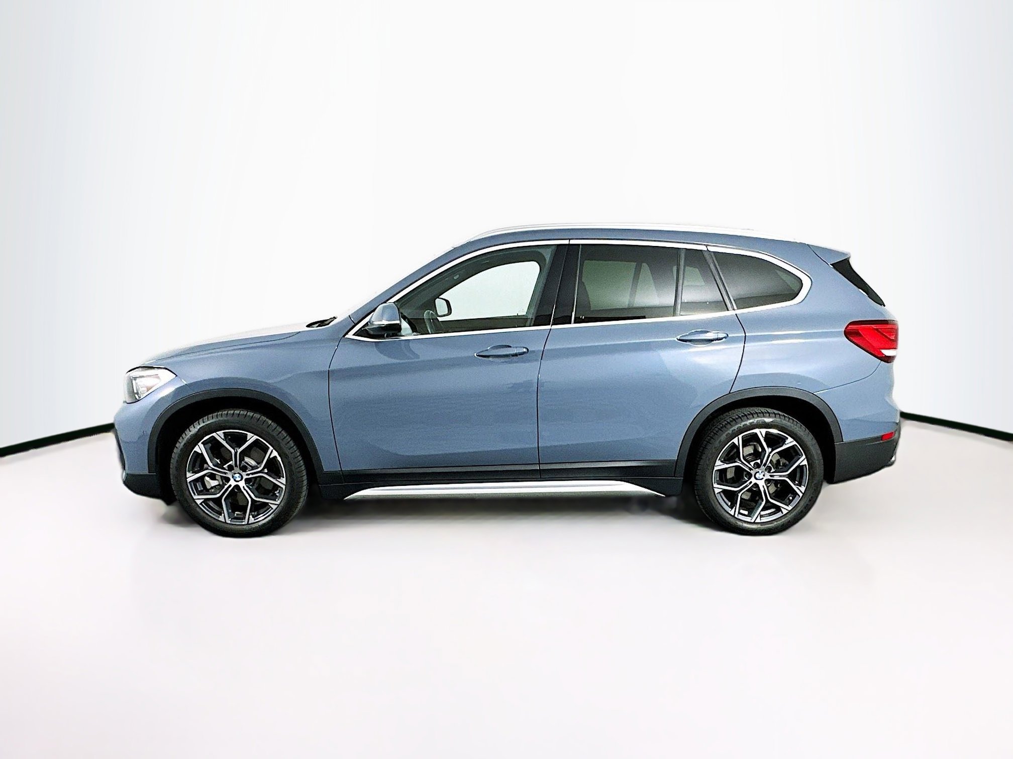 Used 2022 BMW X1 sDrive28i w/ Premium Package image 4