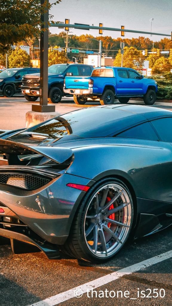 Used 2019 McLaren 720S Performance RWD image 10