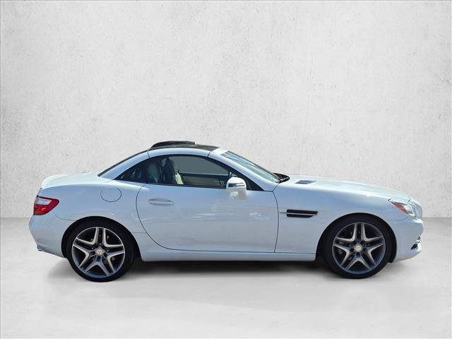 Used 2015 Mercedes-Benz SLK 250 image 4
