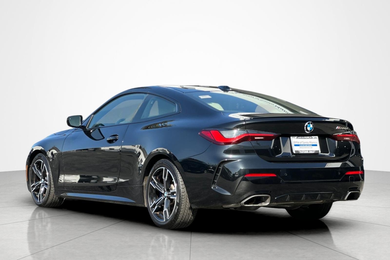 Used 2024 BMW M440i Coupe RWD image 3