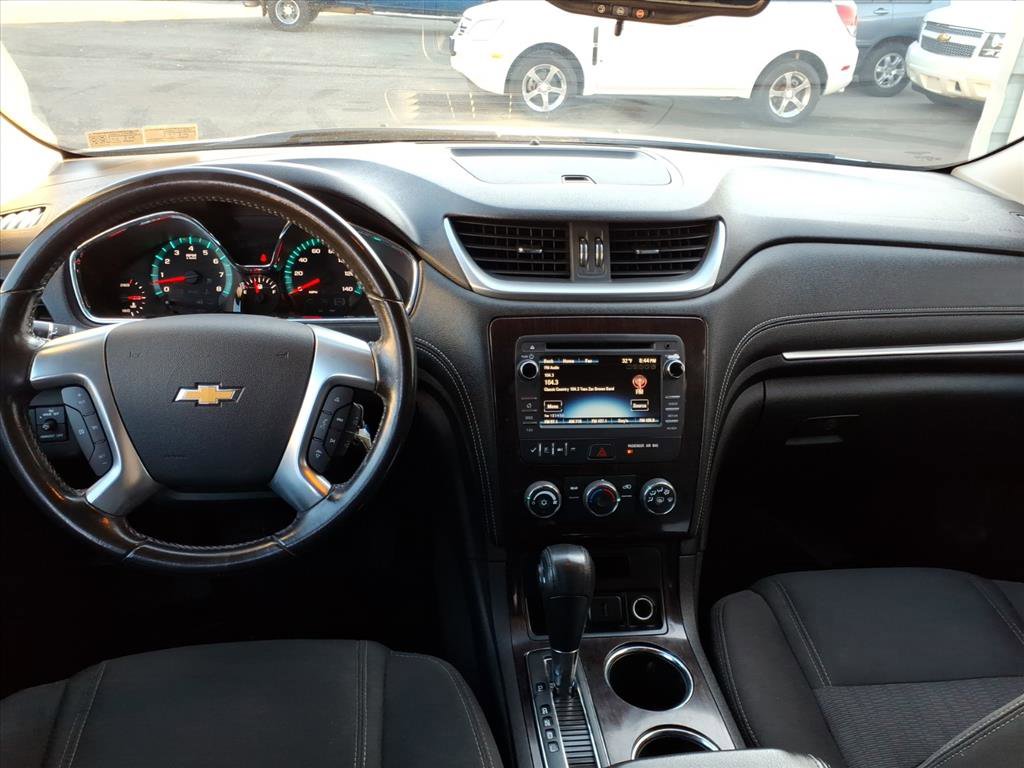 Used 2017 Chevrolet Traverse LT image 7