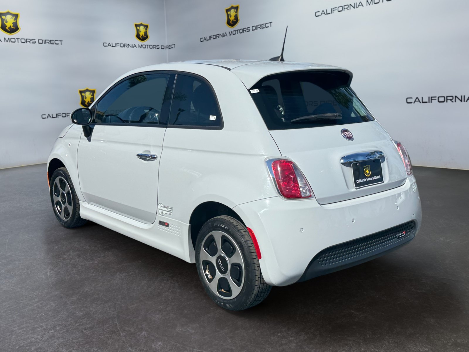 Used 2016 FIAT 500 e FWD image 3