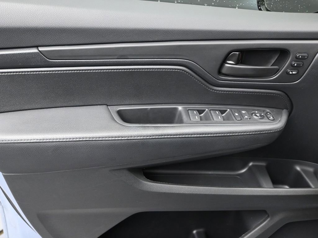 Used 2024 Honda Odyssey Sport image 11
