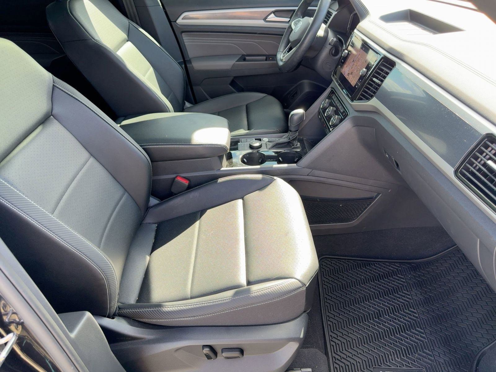 Used 2023 Volkswagen Atlas Cross Sport SEL R-Line image 30