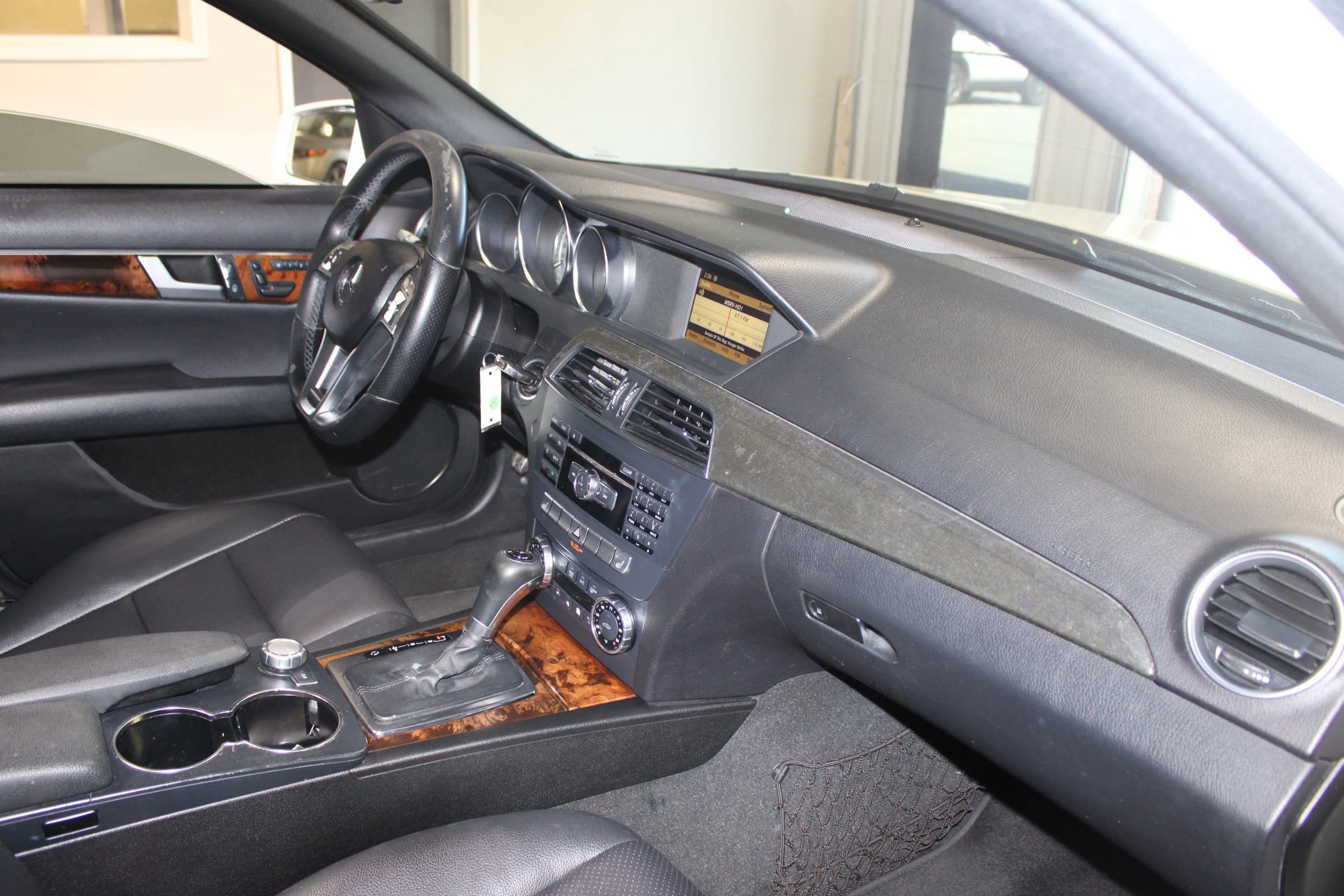 Used 2012 Mercedes-Benz C 250 Sedan image 25