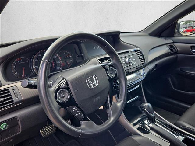 Used 2016 Honda Accord Sport image 9