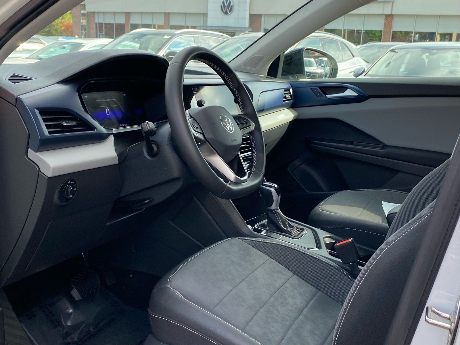 Certified 2023 Volkswagen Taos SE FWD image 13