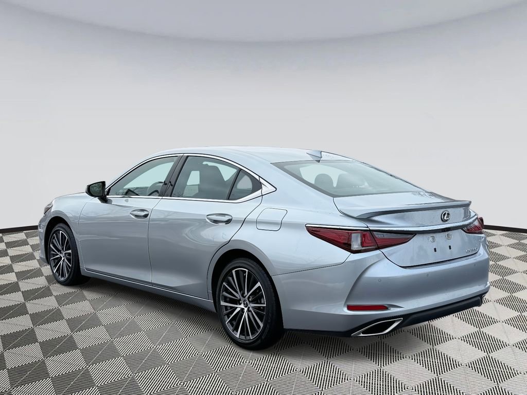 Used 2025 Lexus ES 350 w/ Premium Package image 4