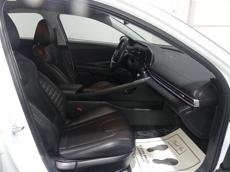 Used 2025 Hyundai Elantra Limited FWD image 22