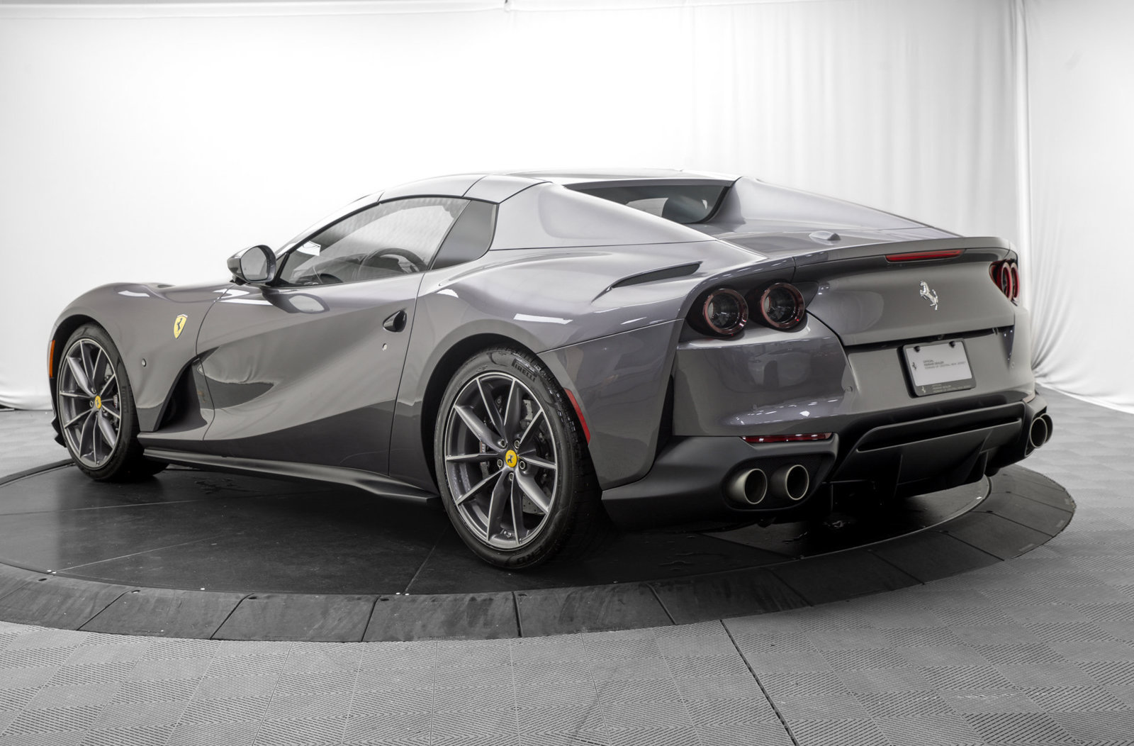Used 2022 Ferrari 812 GTS RWD image 13