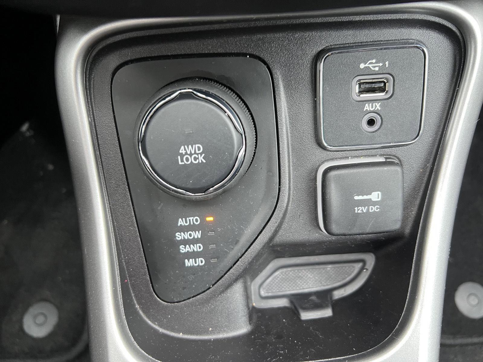 Used 2020 Jeep Compass Latitude image 21