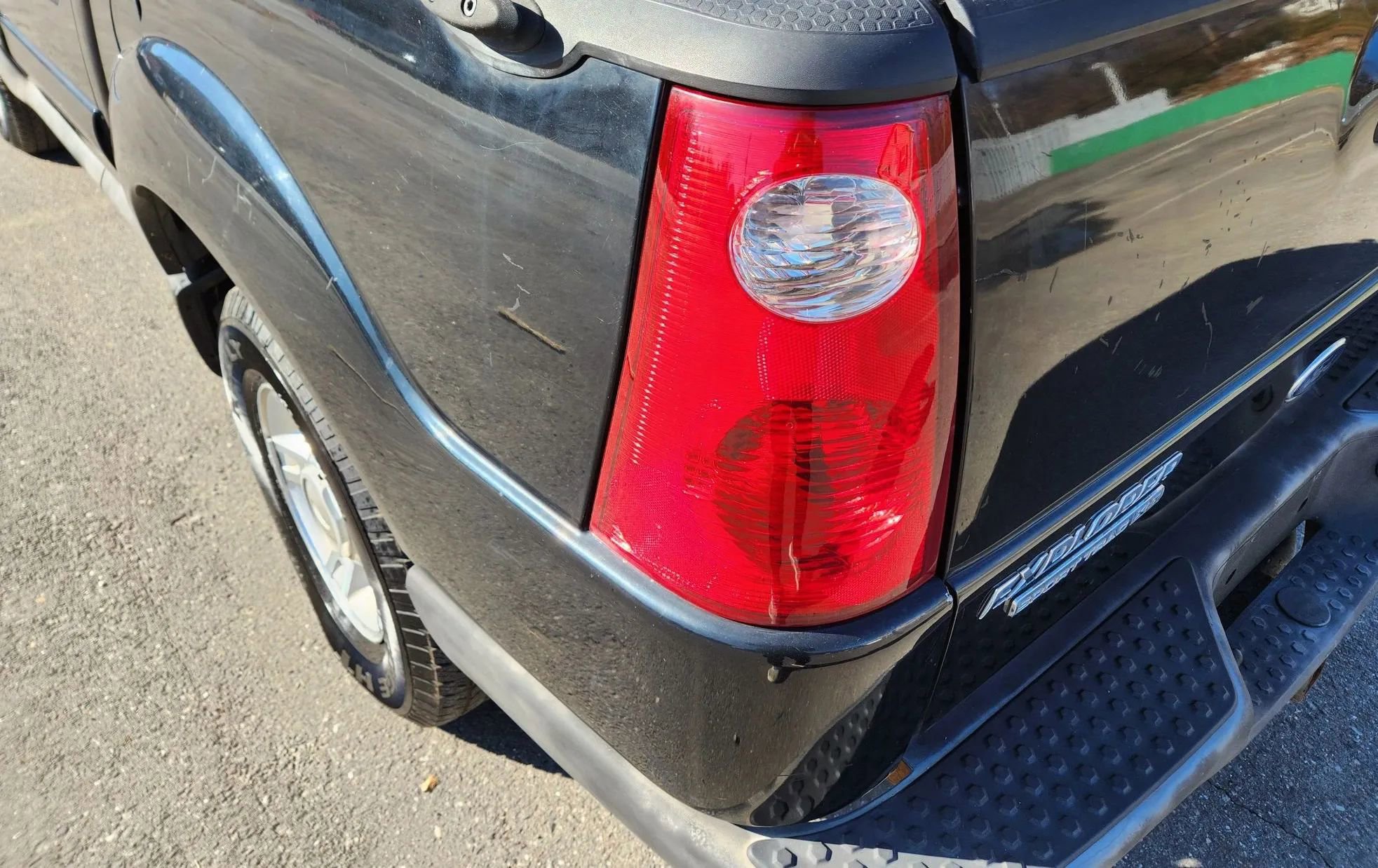 Used 2003 Ford Explorer Sport Trac XLS image 11