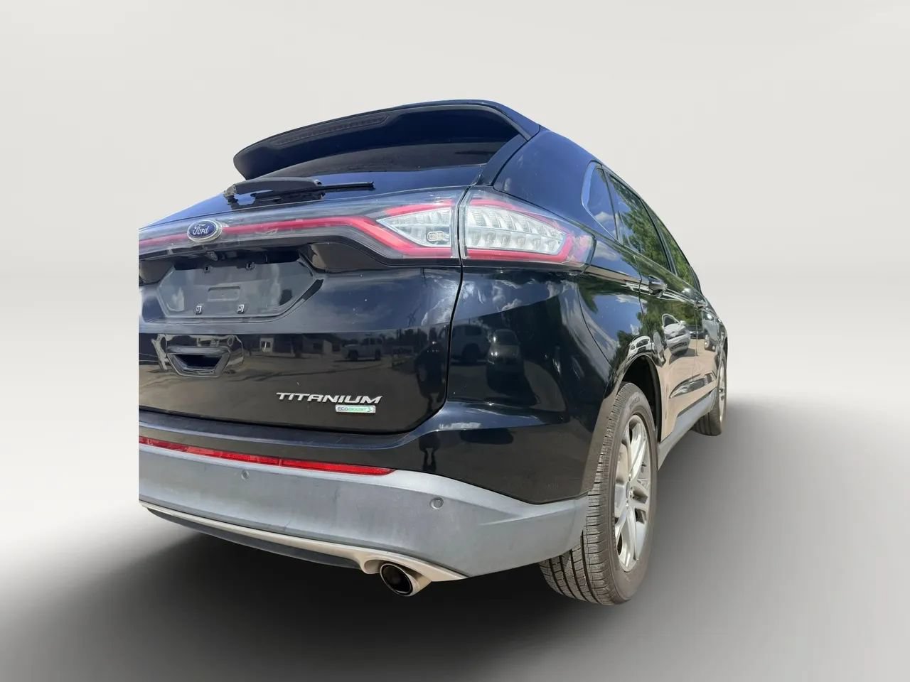 Used 2016 Ford Edge Titanium FWD image 9