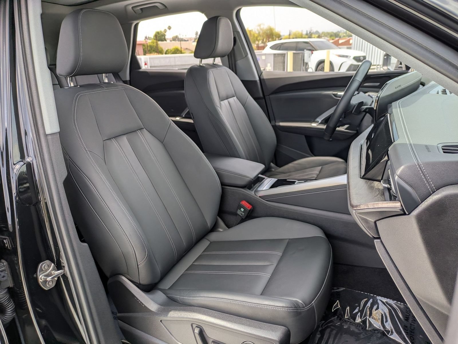 Used 2025 Audi Q5 Premium Plus w/ Premium Plus AWD/4WD image 28