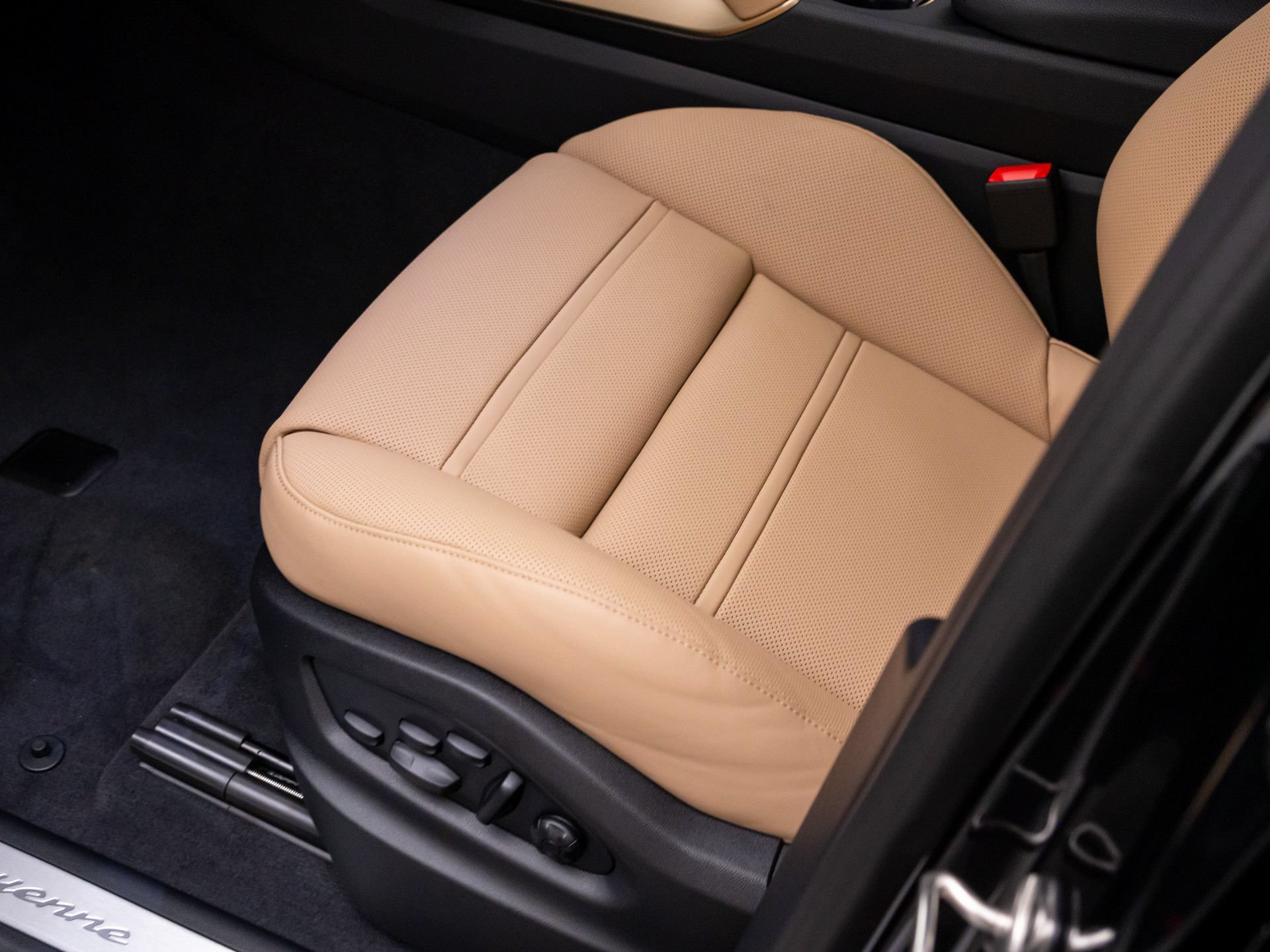 New 2026 Porsche Cayenne AWD/4WD image 15